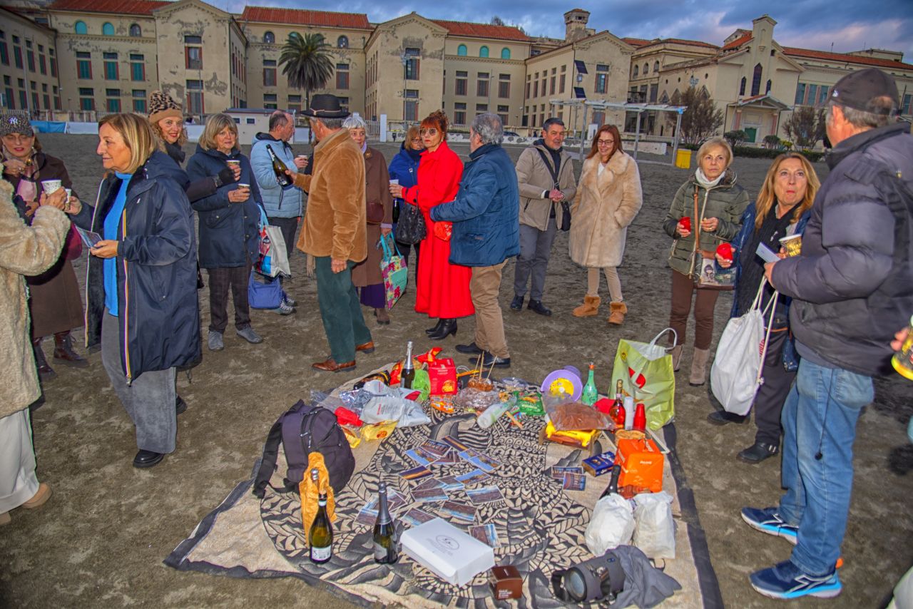 Brindisi di Capodanno alla Venere, una tradizione ostiense che continua anche nel 2025